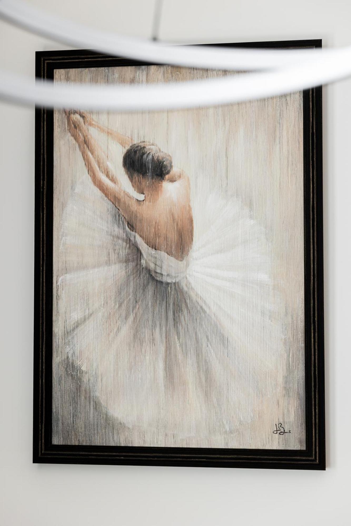 Ballerina Apartment Split